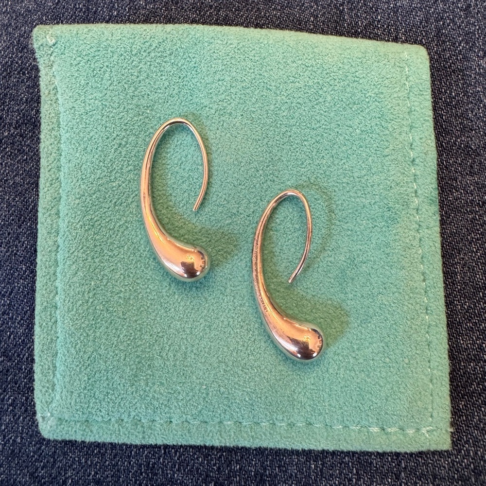 Tiffany & Co. Elsa Peretti vintage sterling silver teardrop earrings